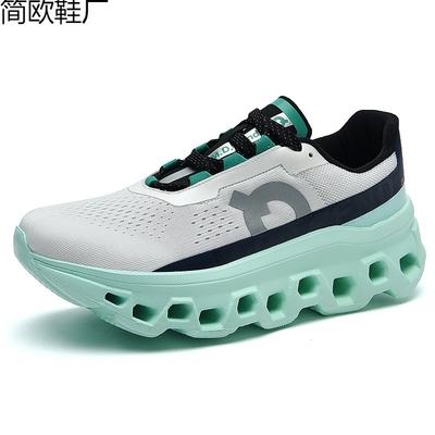 Men's Shoes Fly-woven Sprint Running Shoes Fashion Sports Shoes Low-top Mesh Cloth Surface Light Cushioning