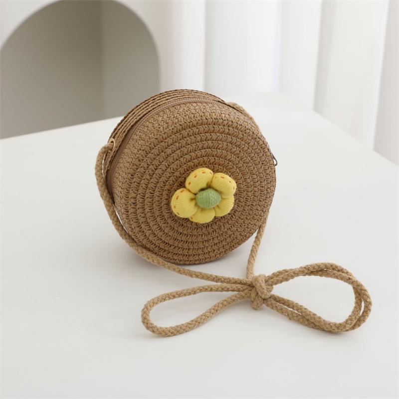 Children's Straw Woven Crossbody Bag - Small Girl's Phone and Coin Purse for Summer Outings and Seaside Trips