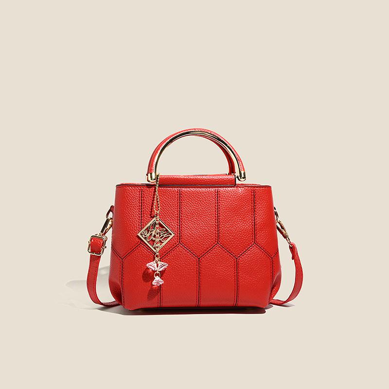 2025 Fashionable Large-Capacity Handbag for Women: Versatile Tote for Moms, Shoulder & Crossbody Use