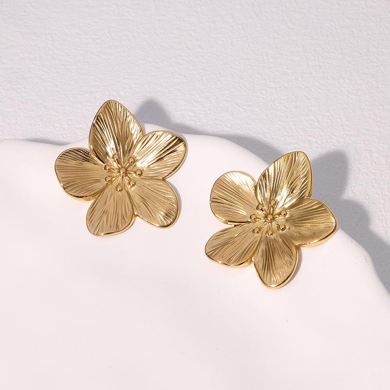 Retro Stainless Steel Floral Stud Earrings – Advanced Design, Non-fading, Versatile, for Women