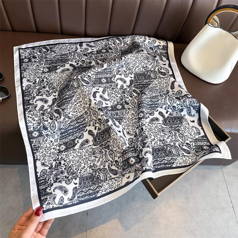 Women S Printed Cashew Pattern Silk Like Square Scarf For Sun Protection And Fashion