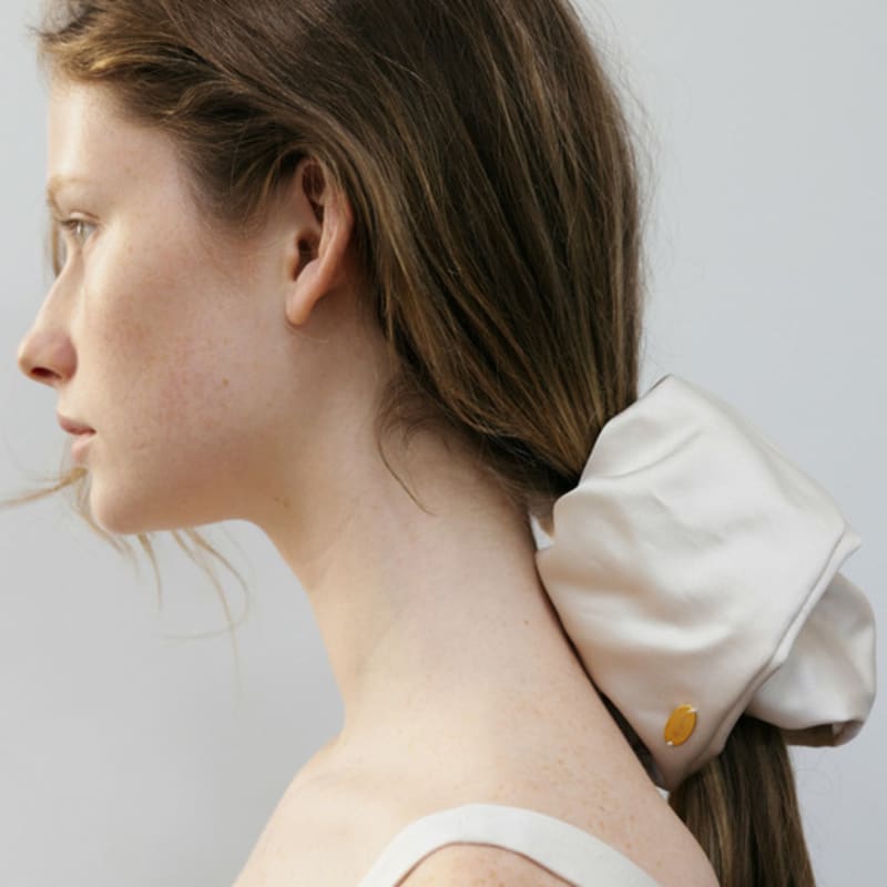 Carriere SATIN ÖVERDIMENSIONERAD RUFFSIG