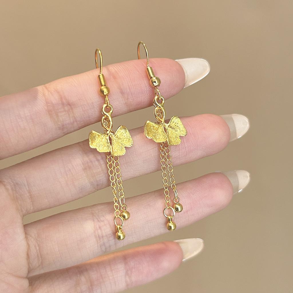 Traditional Chinese style retro earrings, fashionable and simple earrings, unique and refined earrings for women