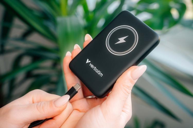 Verbatim 32240 Charge 'n' Go Magnetic Wireless Power Bank 5000mAh, Black