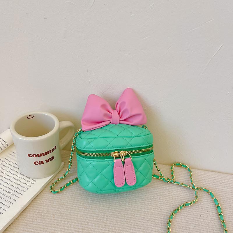 Stylish Mini Children s Handbag With Chic Quilted Design And Trendy Chain Strap зелёный
