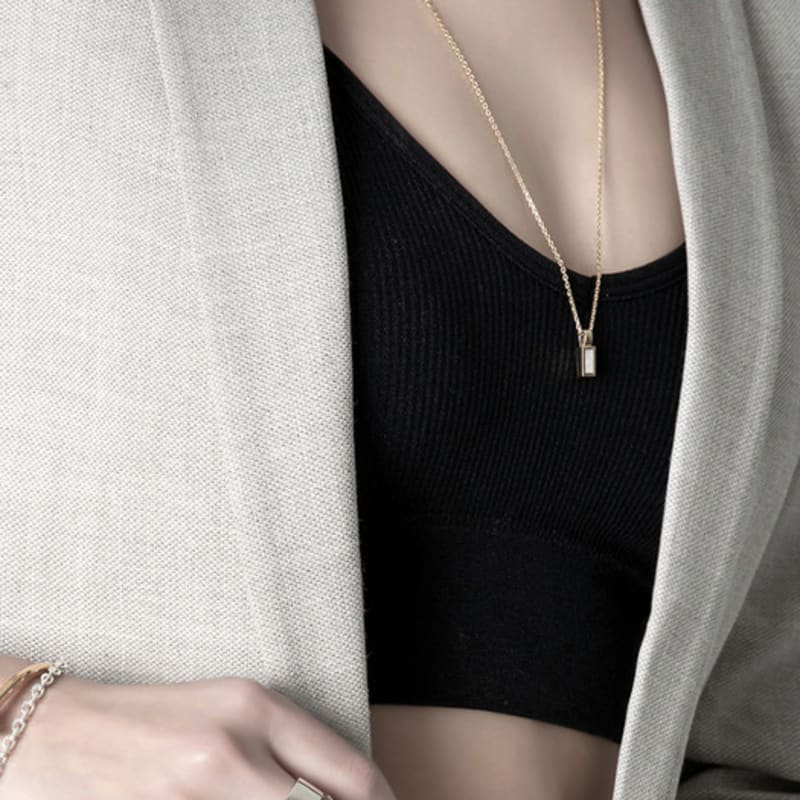 DE NOBLE THE LABEL BLUE & PEARL DELICATE LONG Necklace