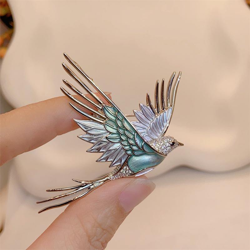 

Вишукана 3D Кольорова Брошка Пташка - Розкішний Дизайн Корсаж для Осінніх та Зимових Пальт срібний