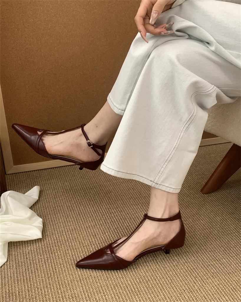 2025 New Celebrity Temperament Versatile Commuter Work Shoes French Premium Golden Hollow Single Shoes Women's Shoes