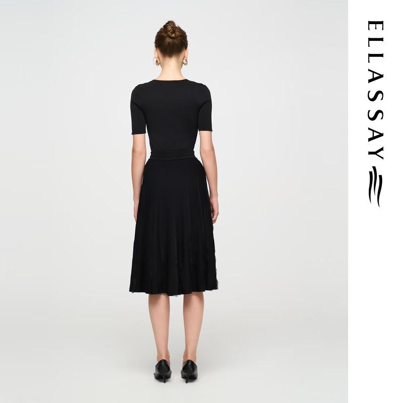 ELLASSAY Women's V-Neck Slim Fit Short Sleeve Knit Top