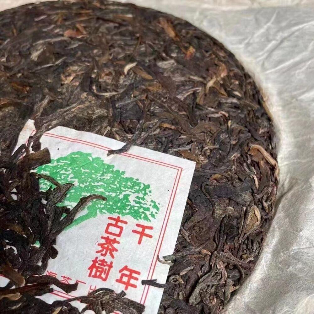 357 г Юньнаньский сырой чайный пирог Мэнхай Цизи Пуэр Сырой чай Старый чай Пуэр — фото 6