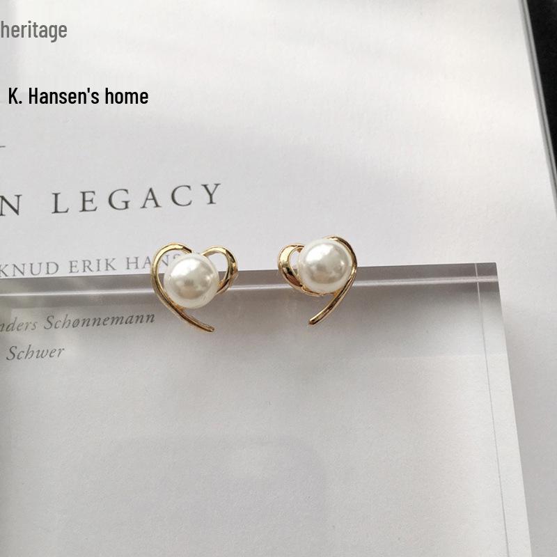 Korean Style Hollow Heart Pearl Stud Earrings