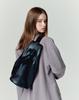 Neata Tide Sling Hobo Bag / Black
