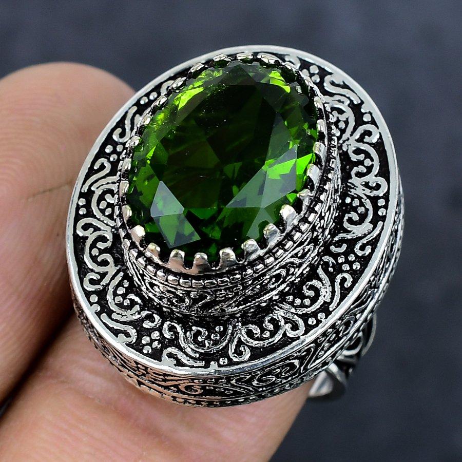 

Peridot Gemstone Handmade 925 Sterling Silver Jewelry Ring Size 8 o8W95
