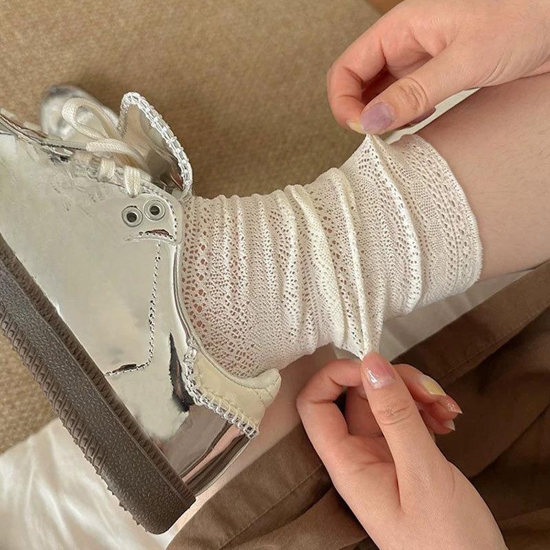 Summer and Spring Lightweight Vintage Lace Women's Mesh Open-weave Breathable Mid-calf Socks, Ballet-style Stacked Socks