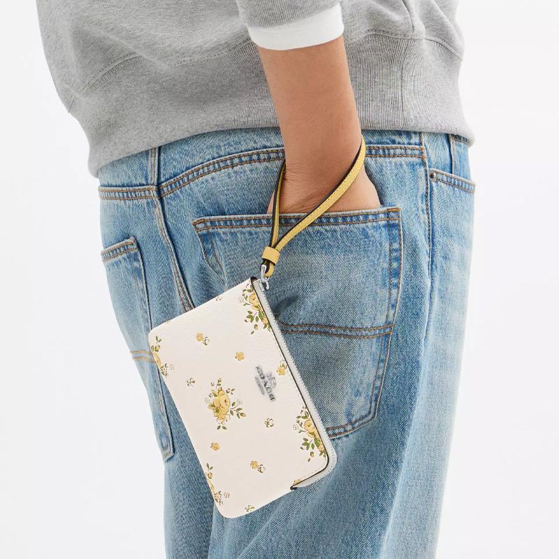 Coach Eckiger Reißverschluss 16 Blumenmuster Kieselsteinleder Clutch Kleine Damen-Clutch Silber Kreide CAQ58-SVCAH
