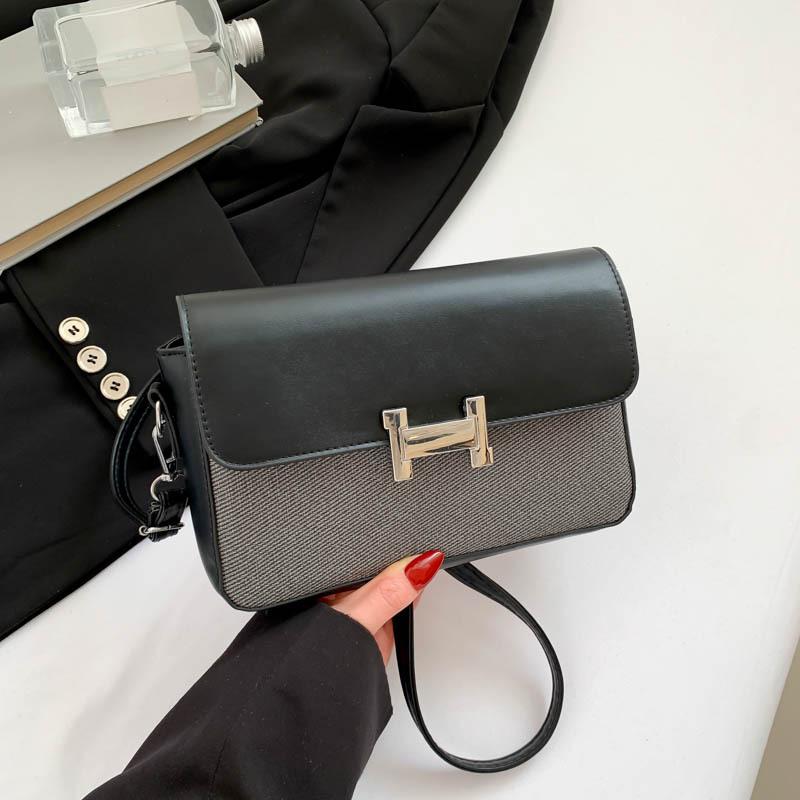 Retro textur liten väska dam 2025 sommar ny avslappnad bärbar liten fyrkantig väska trendig utländsk stil axelremsväska