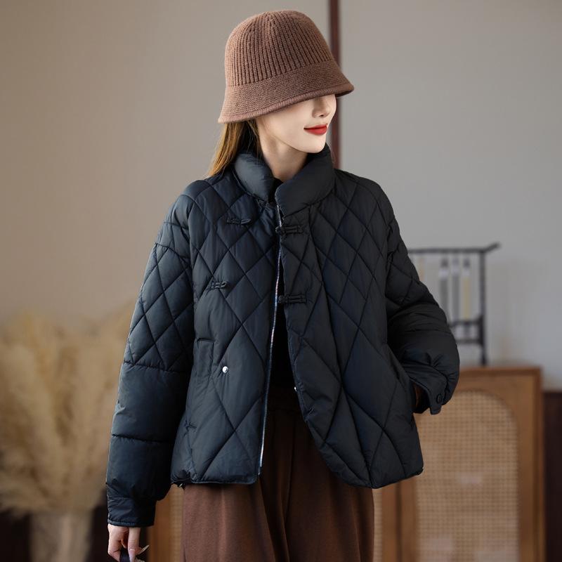 Neuer Chinesischer Stil Leichte und Dünne Scheibenschnalle Daunen-Baumwollmantel, Winter Rautenstepp-Baumwollmantel, Lockerer Außen-Baumwollmantel, Kleine Baumwolljacke