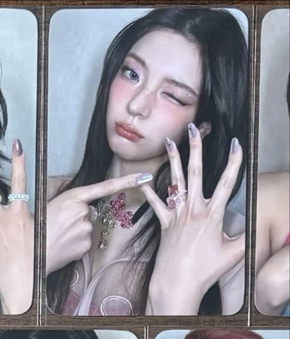 

[Б/У] itzy задняя GWBG с предзаказной лимитированной торговой картой