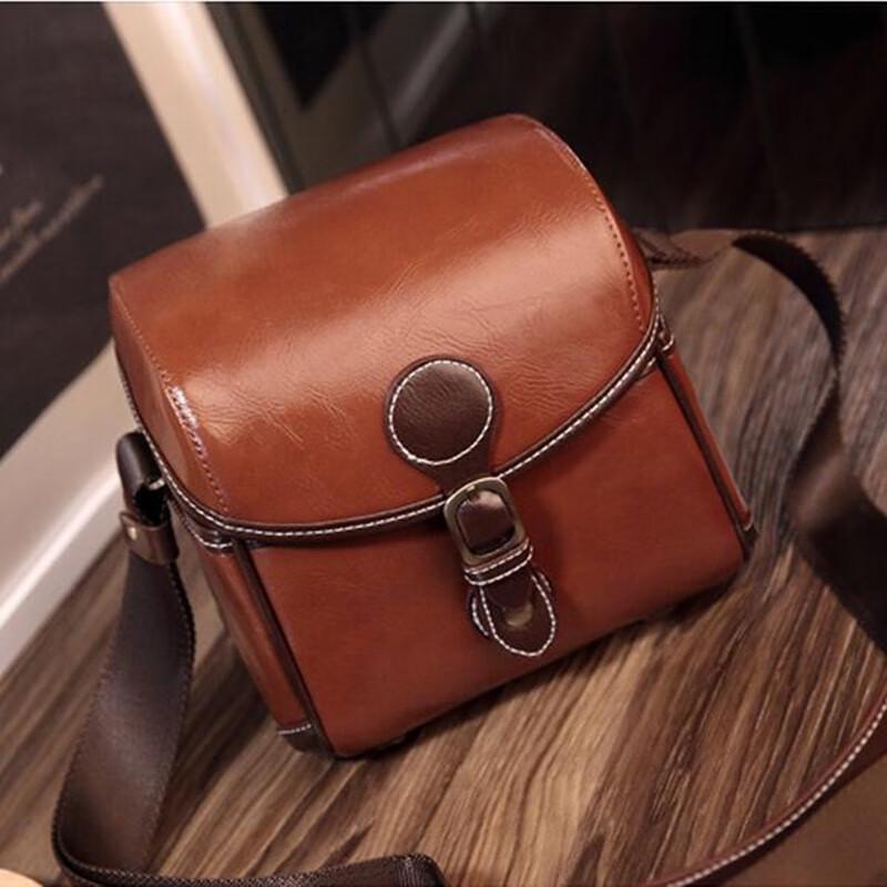 WEZHO Stylish DSLR/Mirrorless Camera Shoulder Bag