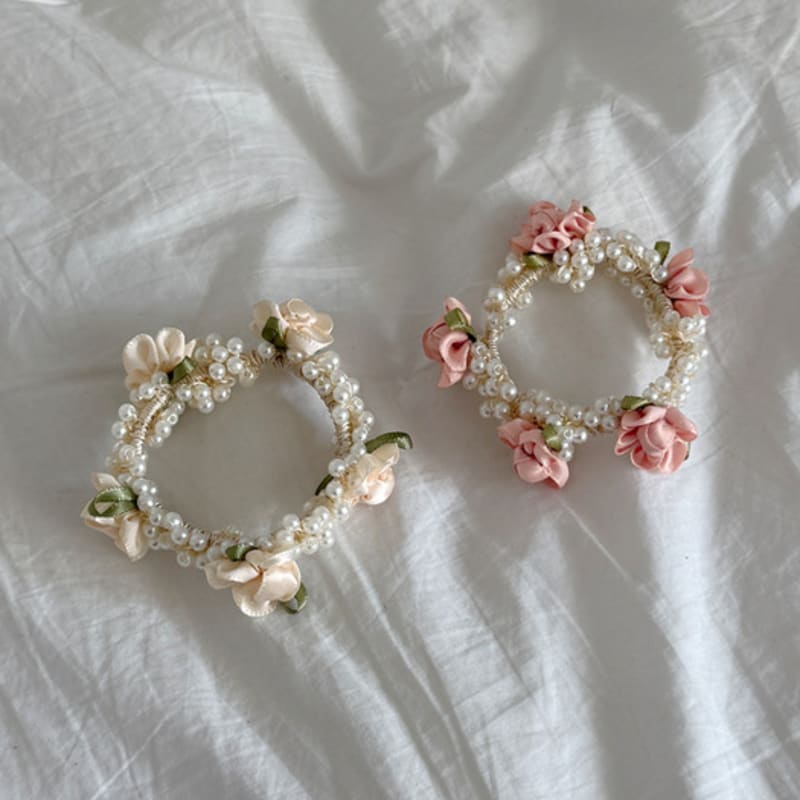 FANTASTIC PLANET Flower Pearl Hair Strap (2colors)