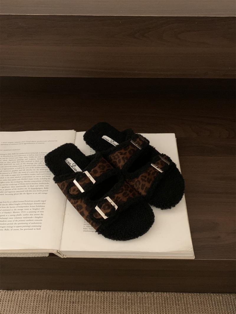 

Belt buckle retro fluffy slippers for women s outer wear 2025 new autumn and winter indoor flat-bottomed velvet thermal cotton slippers 39 цветной печати леопарда