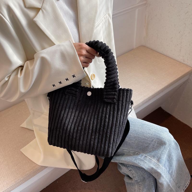 Sacoche portable petite en velours côtelé simple et décontractée, sac pour femme, nouveau sac fourre-tout tendance décontracté d'automne et d'hiver, sac messager à bandoulière
