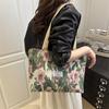 Large Capacity Beautiful Niche Trend Casual Shoulder Armpit Bag New Commuting Class Versatile Handbag Women