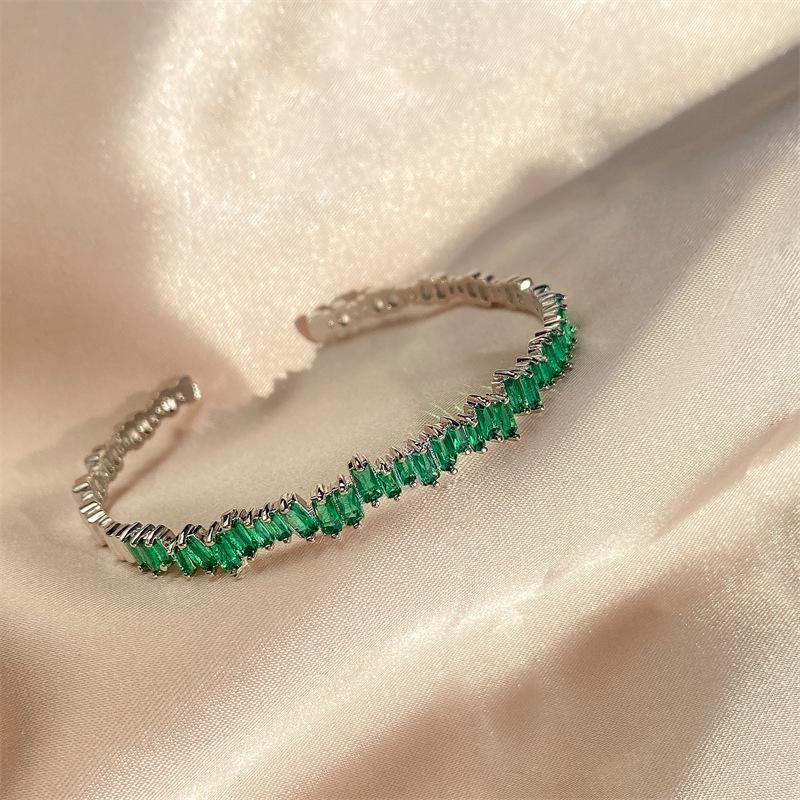 

Geometric Irregular Zircon Star Bracelet - Niche Design, Cold Style, Advanced Jewelry for Women