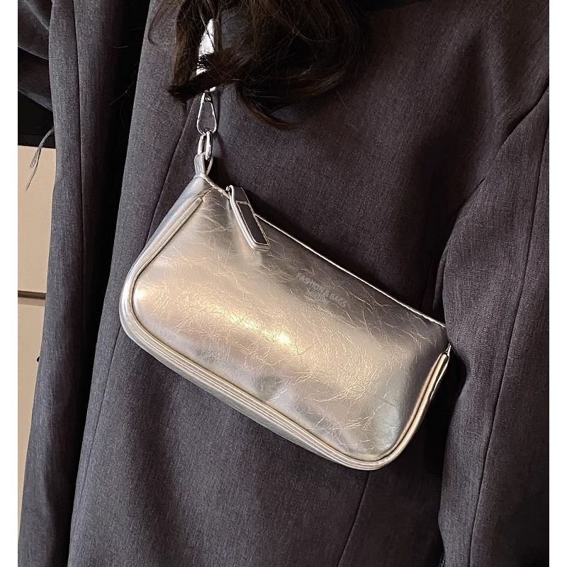 Premium Texture Small Bag Women's New Summer Versatile Messenger Bag Fashion Super Fire Shoulder Armpit Small Square Bag