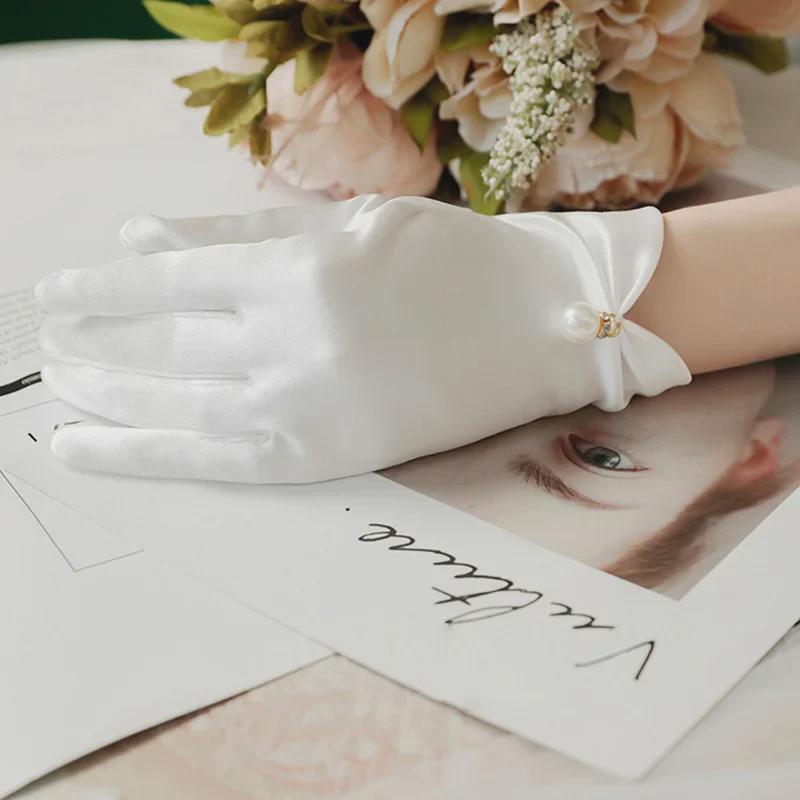 New Hepburn-Style Pearl Satin Bridal Gloves: Elegant White Princess Accessory for Photos