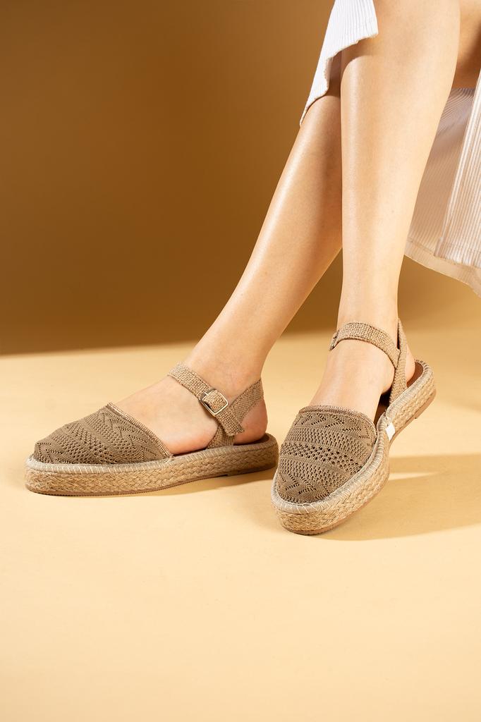 Schnallen-Strohmuster-Strickwaren-Damensandalen mit bequemer Sohle 67-102-24