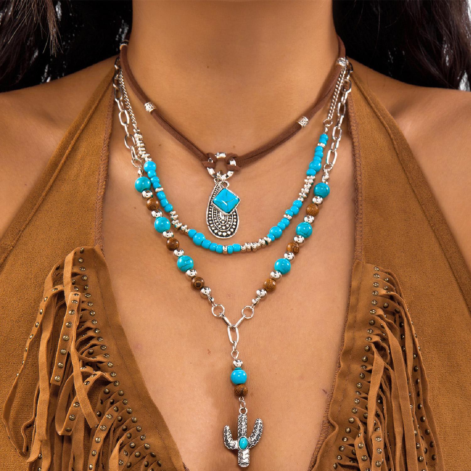 Bohemian Turquoise Beaded Western Cowboy Style Necklace For Women Retro Metal Cactus Cow Head Pendant Choker Fashion Zircon
