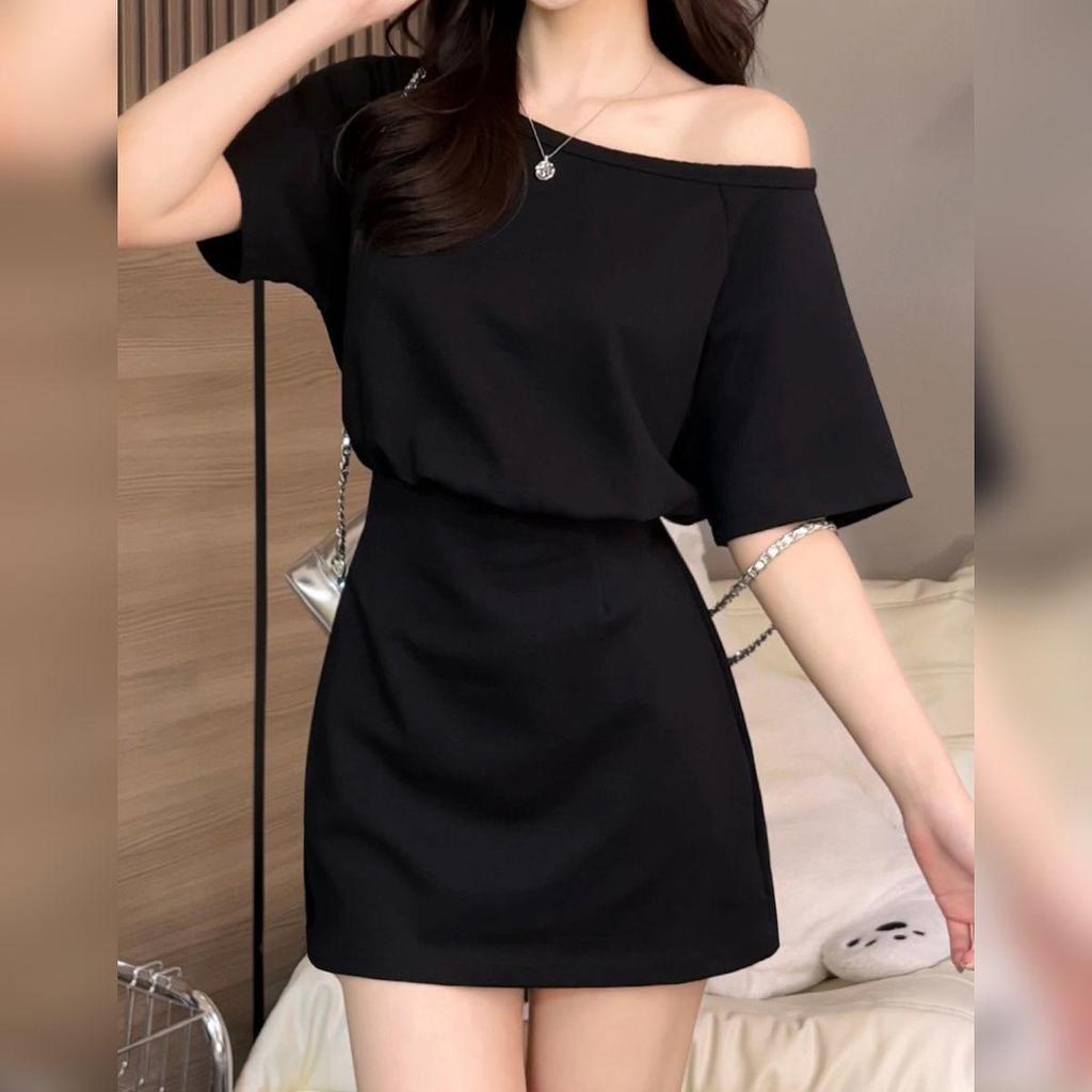 Koreanisches schickes schulterfreies figurbetonendes Kleid mit schrägem Ausschnitt