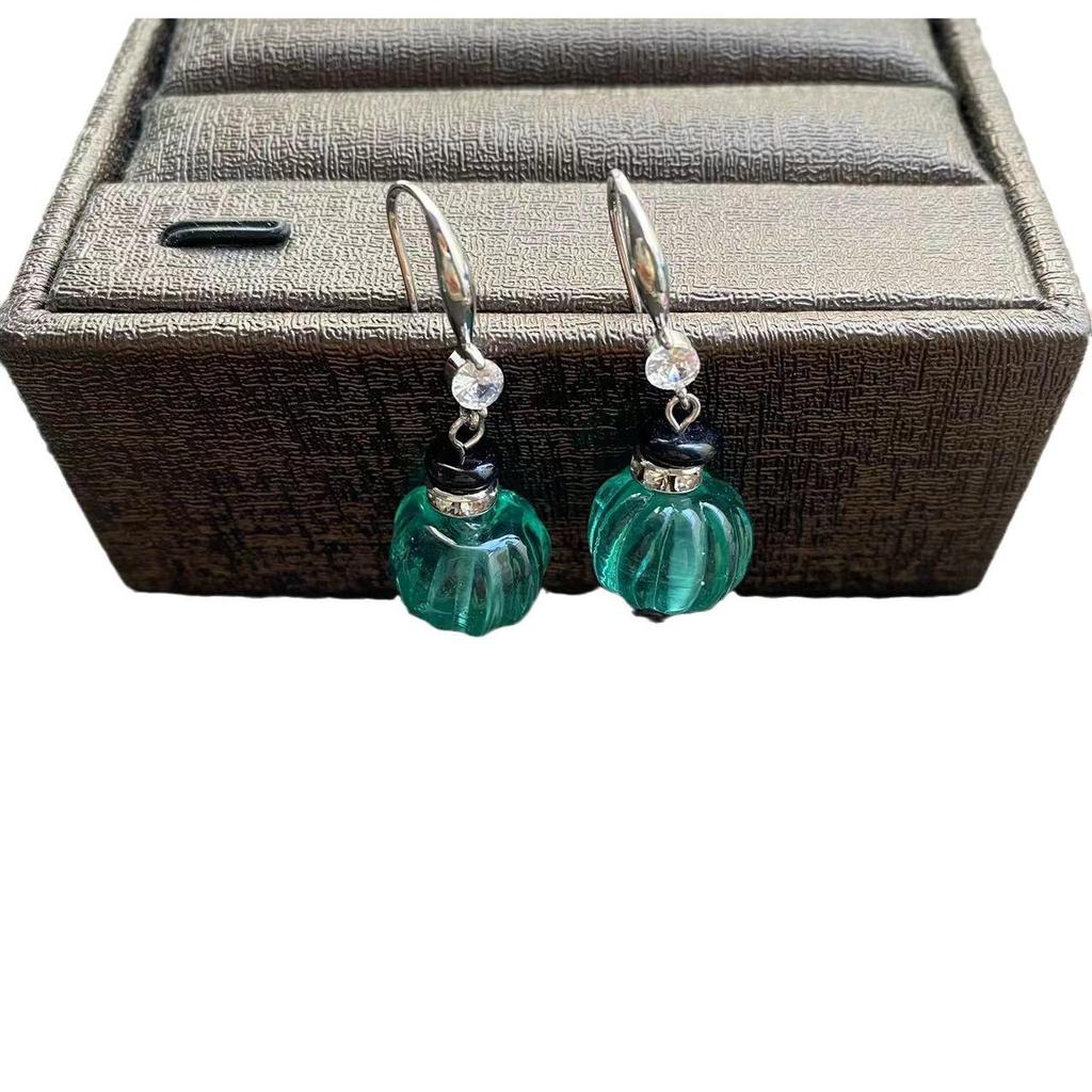Vintage Kürbis Perlen Schmuckset: Ohrringe, Halskette, Armband und Ohrhaken im Retro-Nischen-Design.