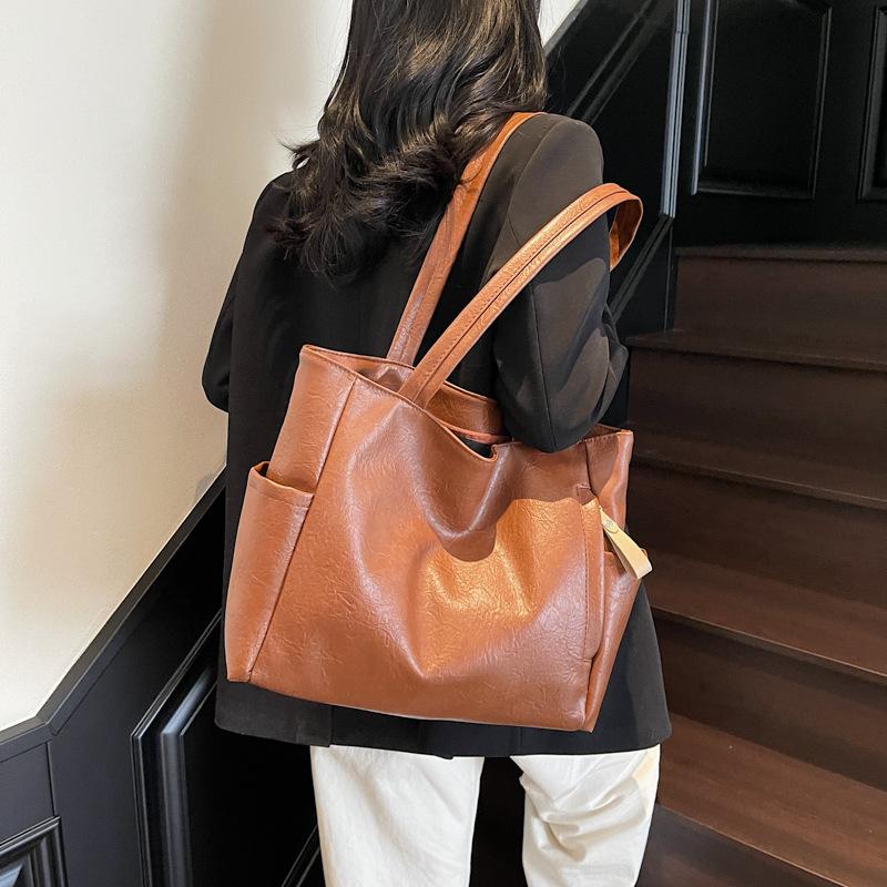 Large capacity bag women's 2025 new niche design retro casual fashion tote bag business trip commuter shoulder bag