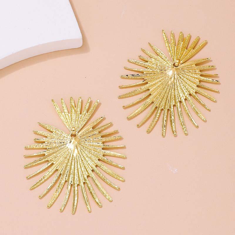 Exaggerated Metal Fan-Shaped Drop Earrings for Women Vintage Gold Color Irregular Oval Personality Earrings Jewelry Accessories