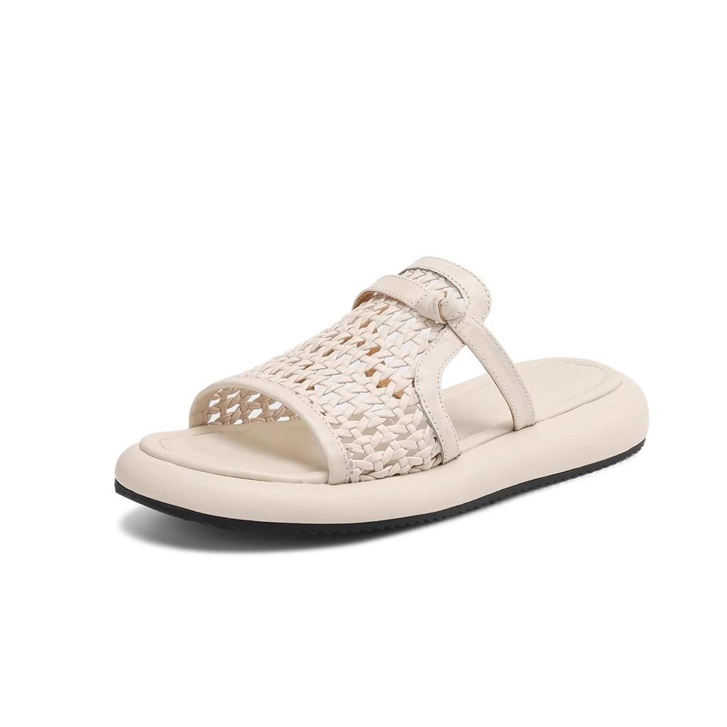 2025 new round head woven hollow casual flat bottom versatile comfortable outer wear beach shoes thick sole cool slippers women