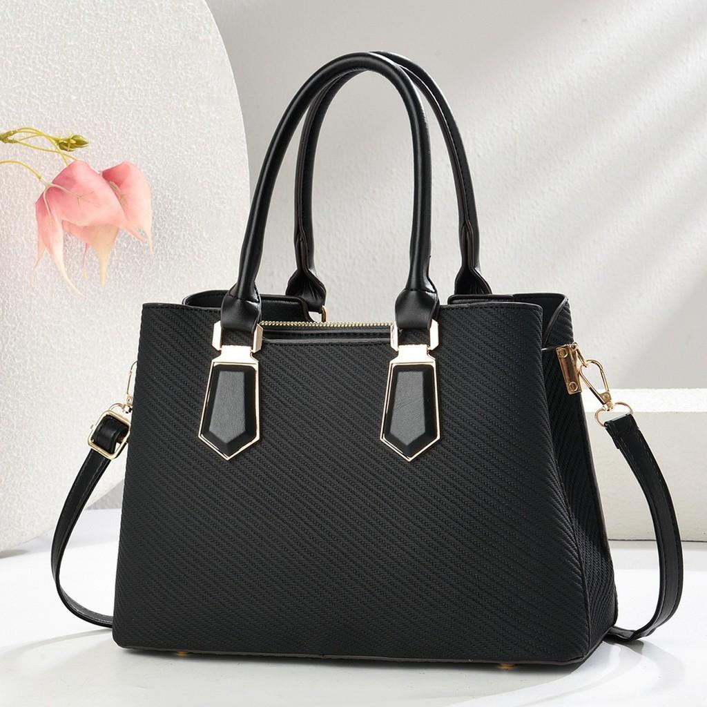 Water Bucket Bag For Women With Pu Material And Zipper Closure For Daily Use