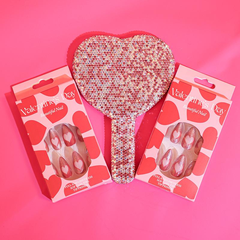 Valentine's Day Romantic Heart Almond-Shaped Wearable Nail Art Tips
