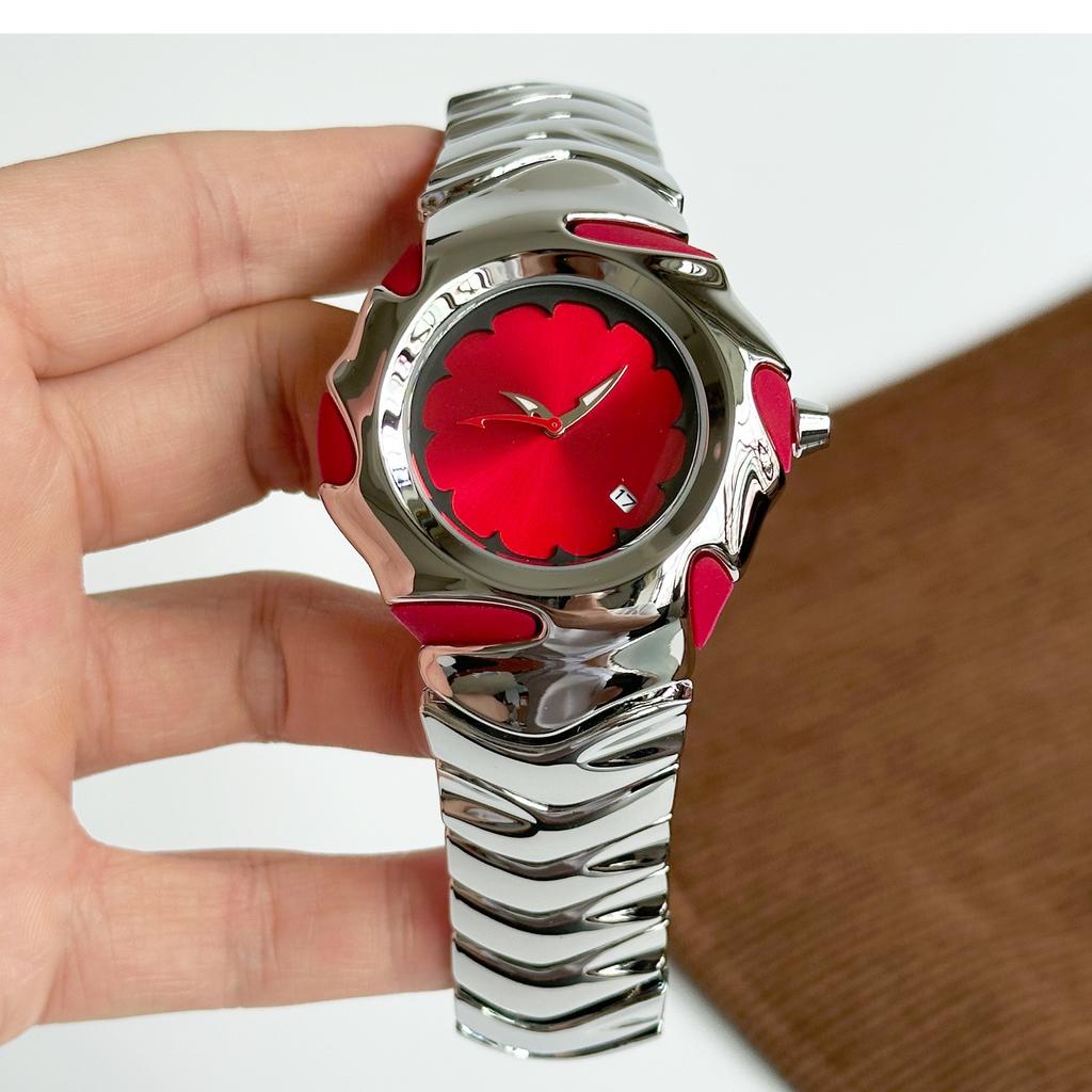 Y2k Design Red Quartz Watch Men Dpecial Blade Personalize High Quality Creative Black Medieval Old Steel Unique Men AAA Clock