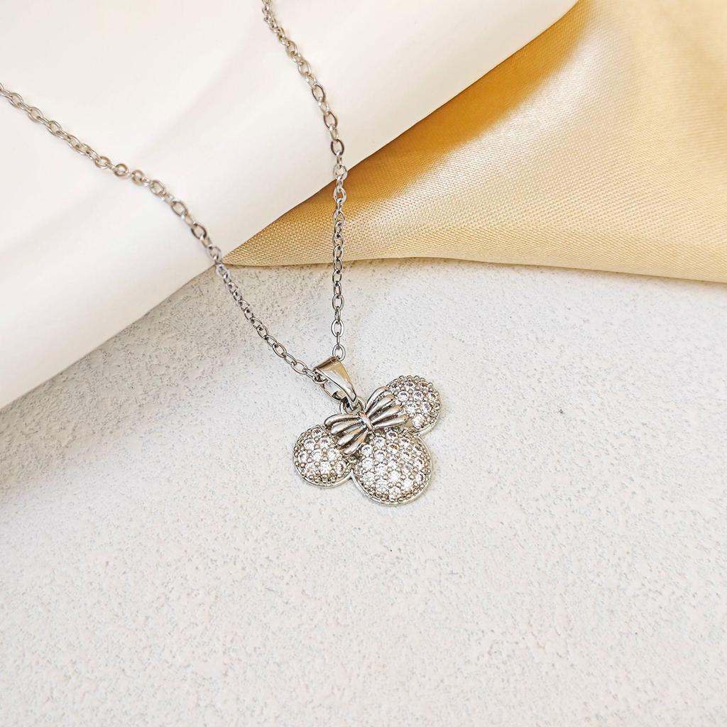 Women's Gold-Plated Copper Necklace: Luxury Fu Lu Pendant Clavicle Chain - Versatile Fashion Accessory