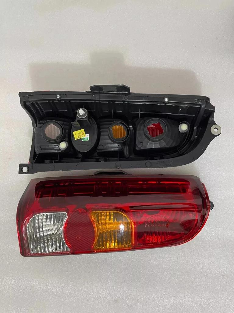 Suzuki Carry Van GA413 Rückbrems-Rücklichtsatz Links & Rechts 35650-77A00
