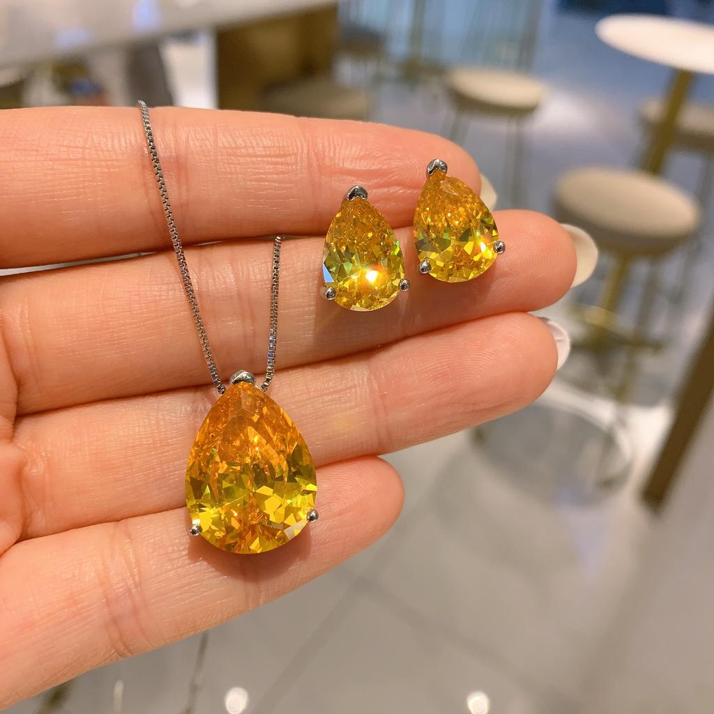 New Accessories Water Drop Pendant Earrings Accessories Women's Necklace Gold Diamond Pear Shaped Earrings Clavicle Chain