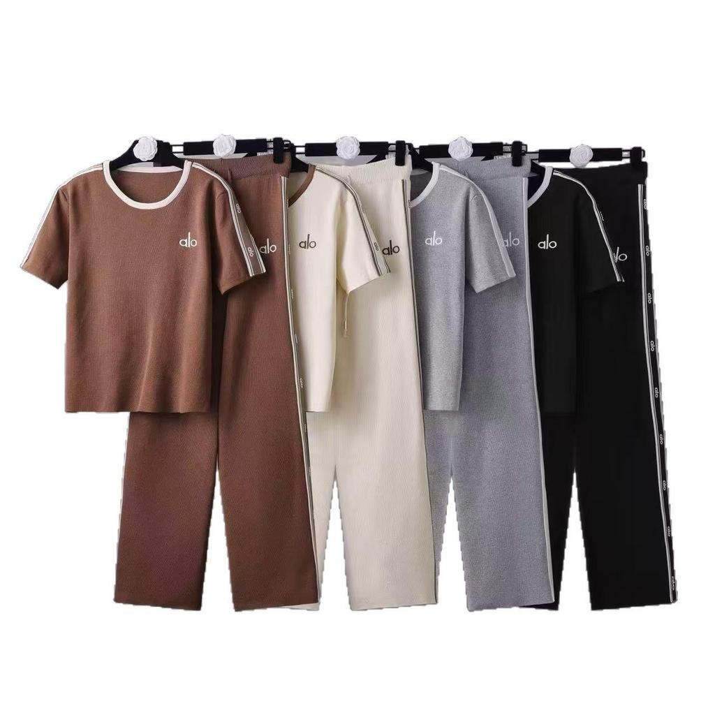 2026 Stilvolles Stricktop & Weite Hosen im Set