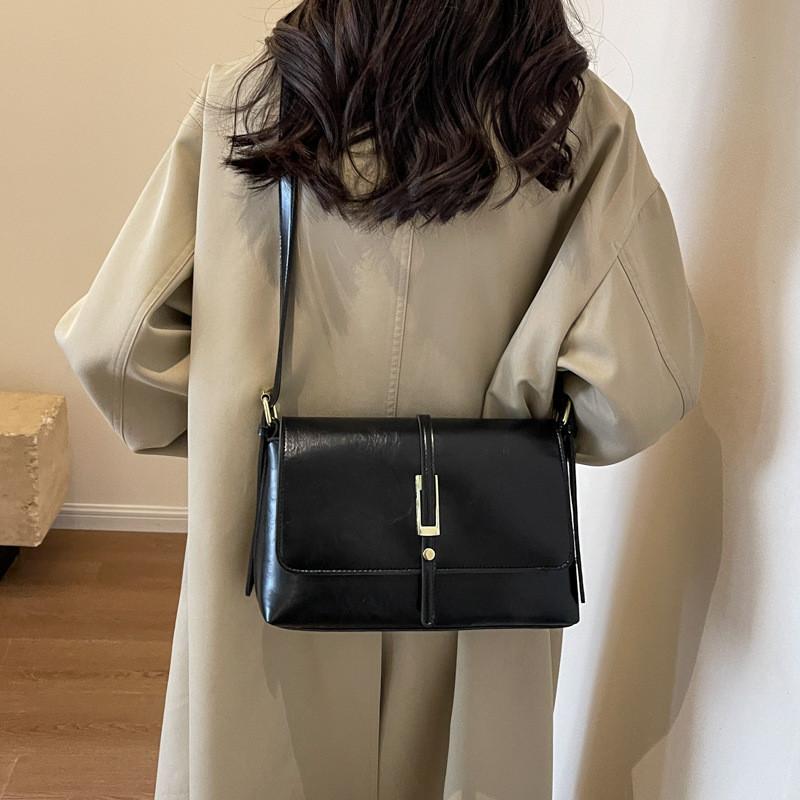 IELGY Ladies Messenger Bag Retro Fashion Simple Shoulder Armpit Bag