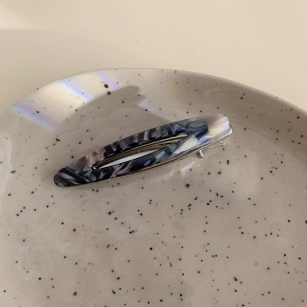 Acetate Hollow Oval Hair Clip - Simple Girly Duckbill for Bangs & Wispy Hair.