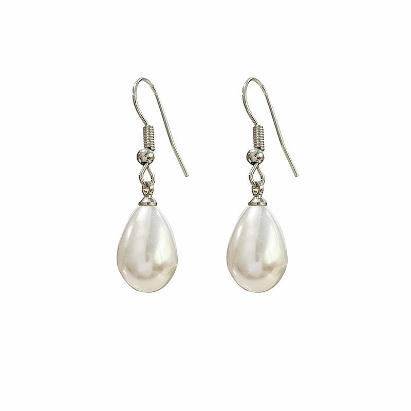 Korean Style Water Drop Pearl Tassel Earrings – Sleek, Versatile, and Elegant.