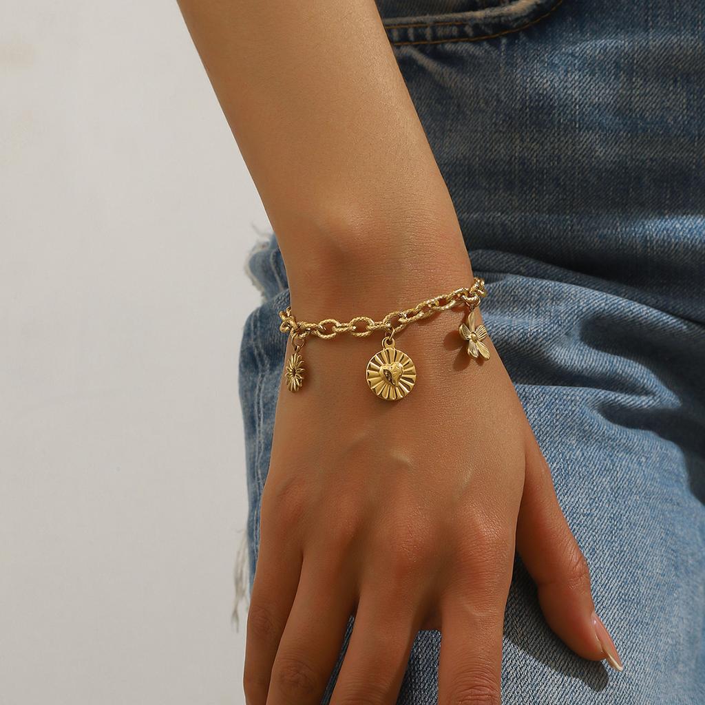DIEYURO 316L Stainless Steell Golden Heart Flower Love Bracelet For Women Trend Classic Wrist Chain Waterproof Jewelry Gift