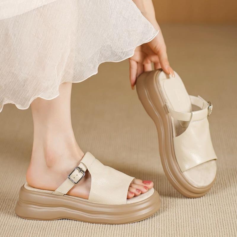 Huge comfortable platform slippers, women's open-toed one-word flat shoes wear retro belt buckle cool slippers Xiaohongshu explosion