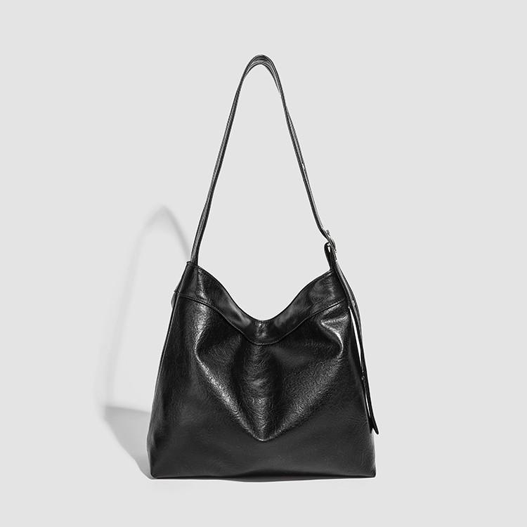 Summer Large-capacity Commuter Tote Bag Women's 2025 Solid Color New Black Versatile Shoulder Bucket Bag